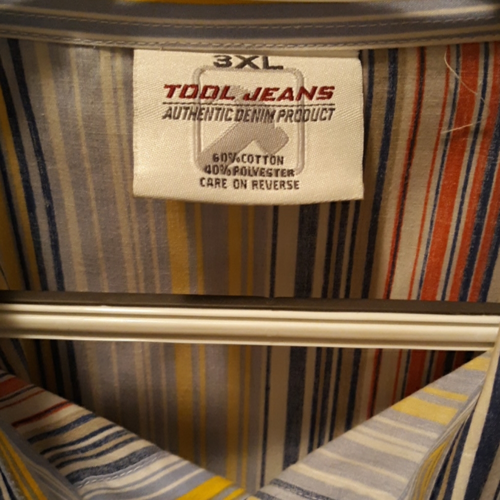 Shirt - Picture 2 of 4
